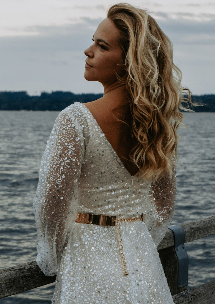 Brautkleid "Arianna" Glamoröse A-Linie mit langen Ärmeln V-Neck & tiefem Rücken | Boho Vintage Look - Bridal LUUV