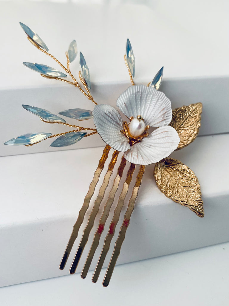 Hochzeit Exklusives Haarkämmchen "White-Flower-Opal" | Handmade-" 